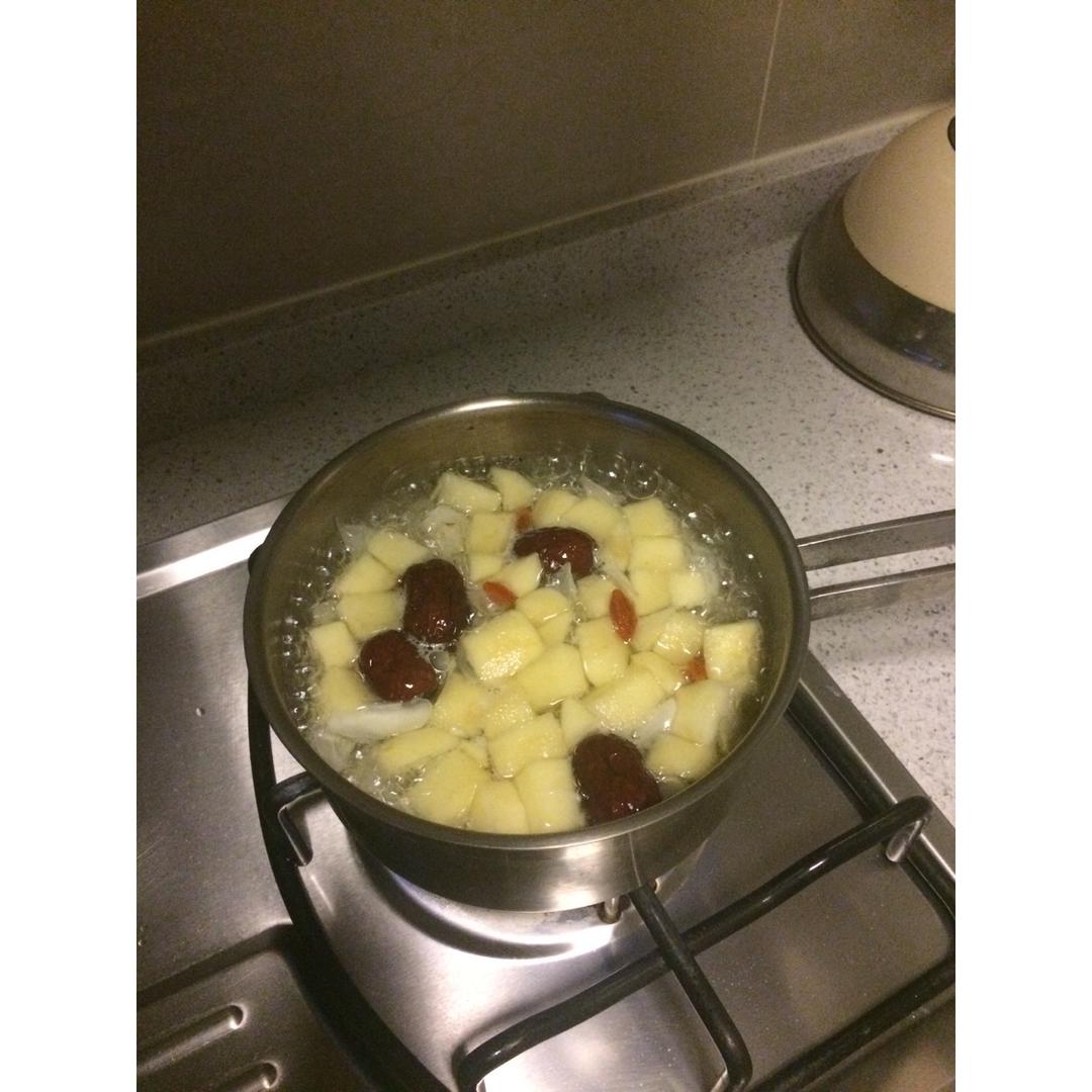 秋日苹果红枣糖水