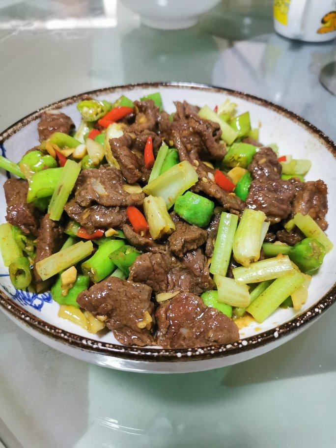 小炒牛肉（肉嫩味香）