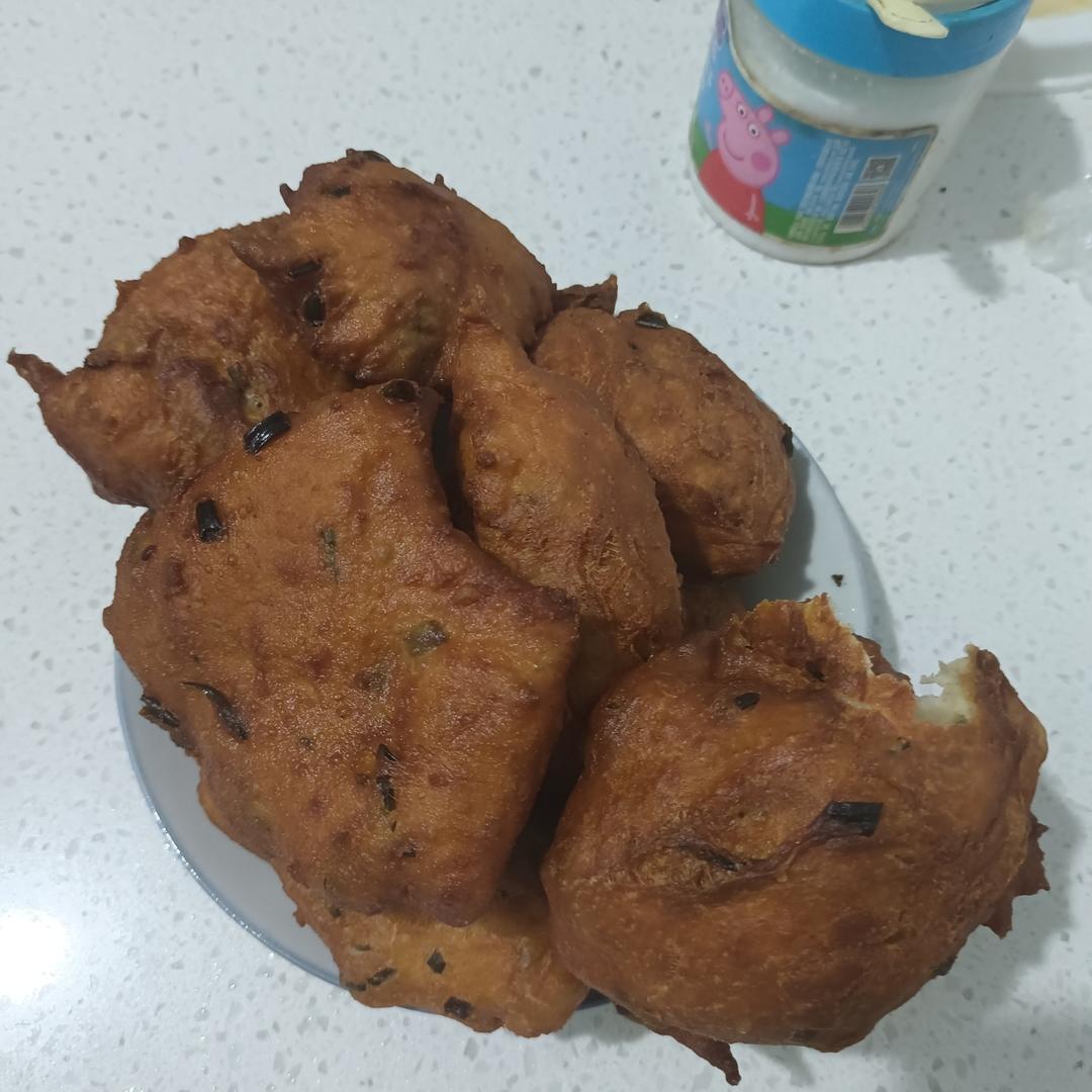 早餐店炸葱油饼 外酥里软 葱香味十足 附细节视频详解