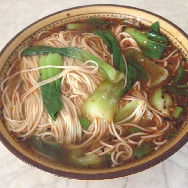 超级无敌美味懒人酸汤麻辣面（十分钟搞定色香味俱全）