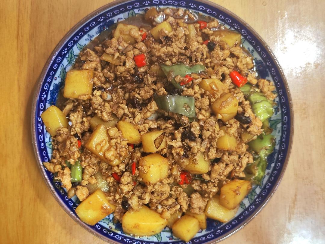 超级下饭的肉沫炒土豆！