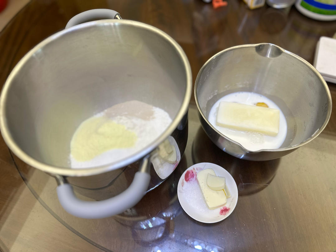 纯奶手撕吐司的做法 步骤1