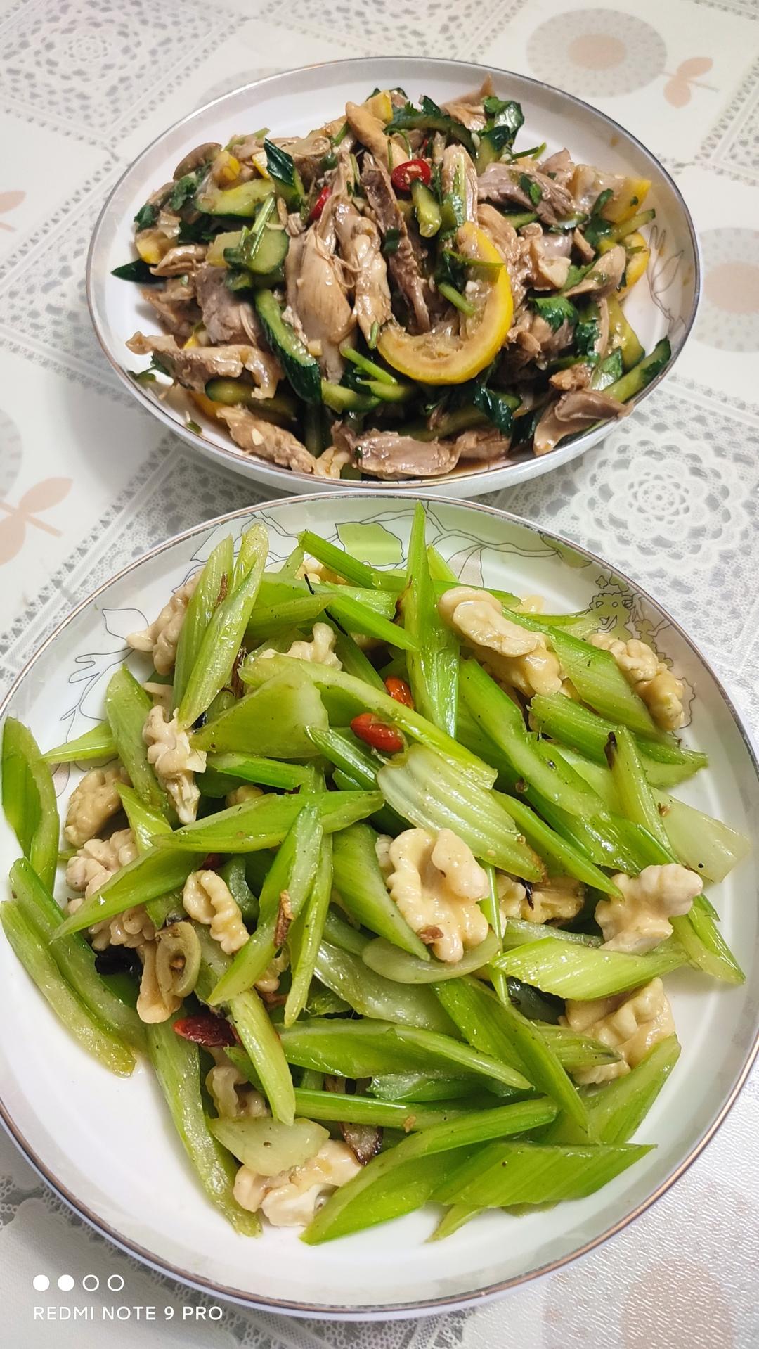 西芹鲜核桃仁
