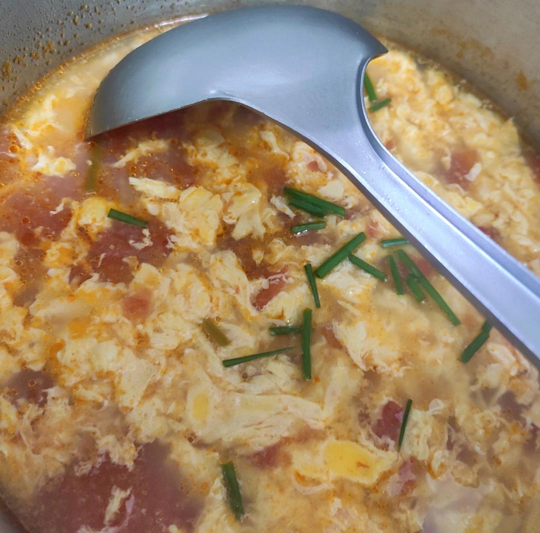 【跟我做不会错】简单又好喝的西红柿鸡蛋汤，家常又营养哦