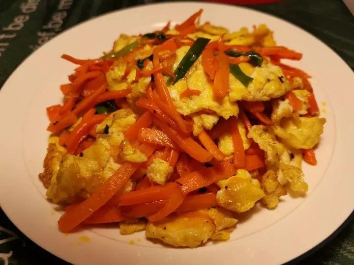 胡萝卜炒蛋