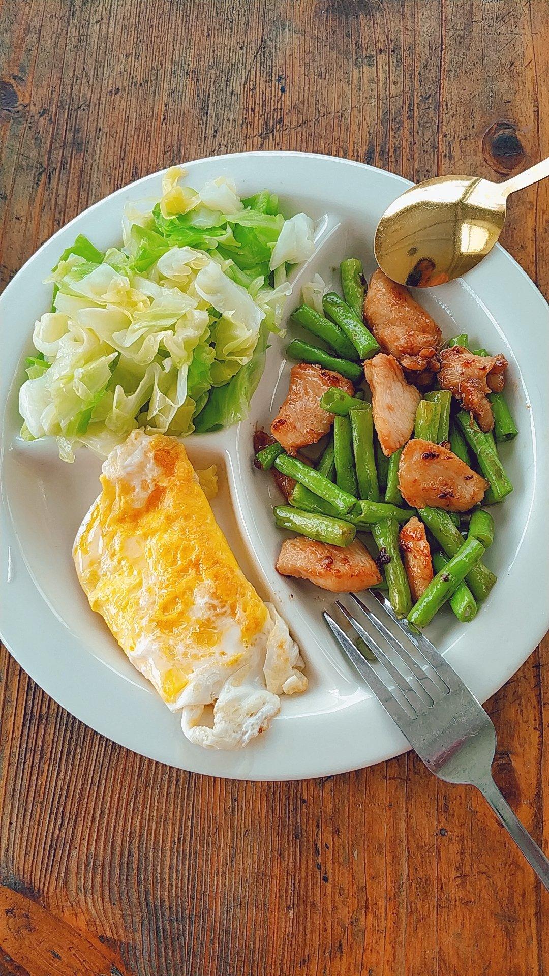 芦笋虾仁早餐蛋饼