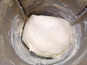 奶酪小餐包（消灭奶酪，附懒人简易整形方法，一次发酵）的做法 步骤9