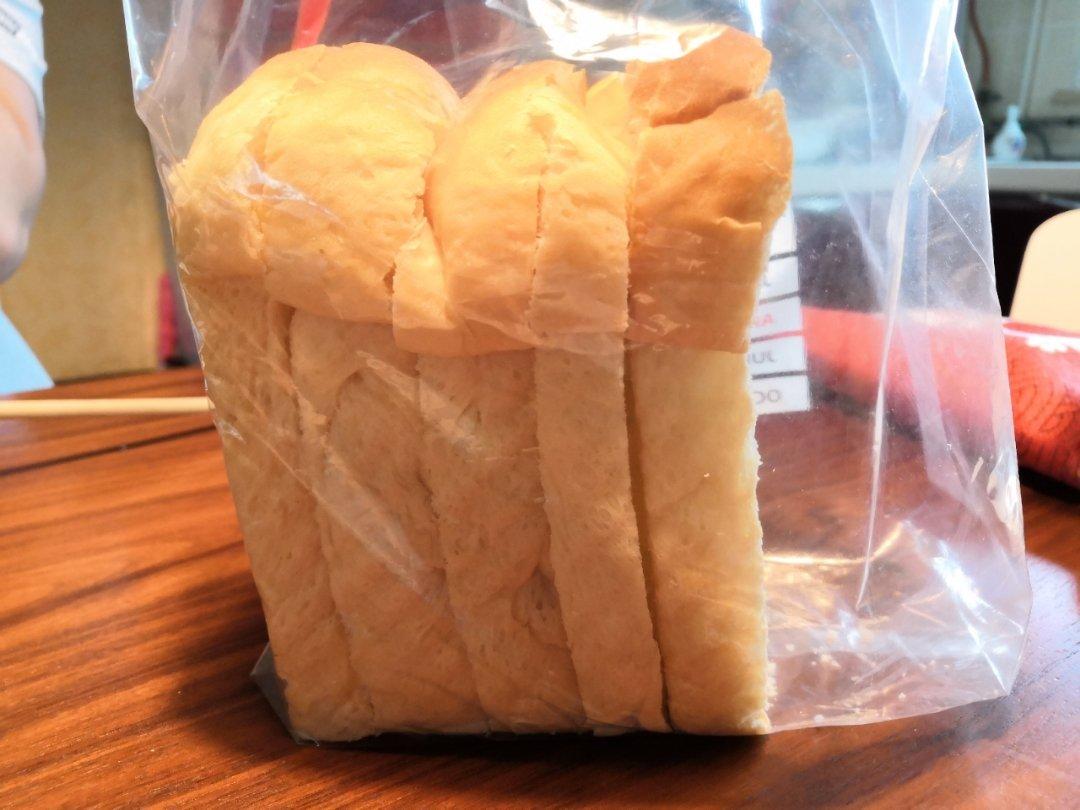 软到不敢捧起的牛奶甜吐司