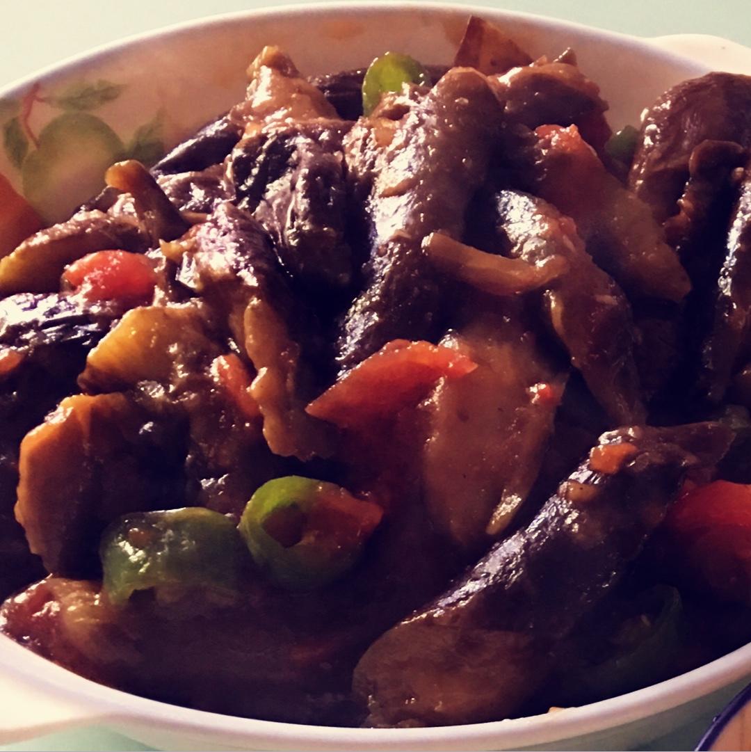 好吃得没道理，厨房里最常见的这三样菜，原来还能这样吃~番茄青椒手撕茄子·圆满素食