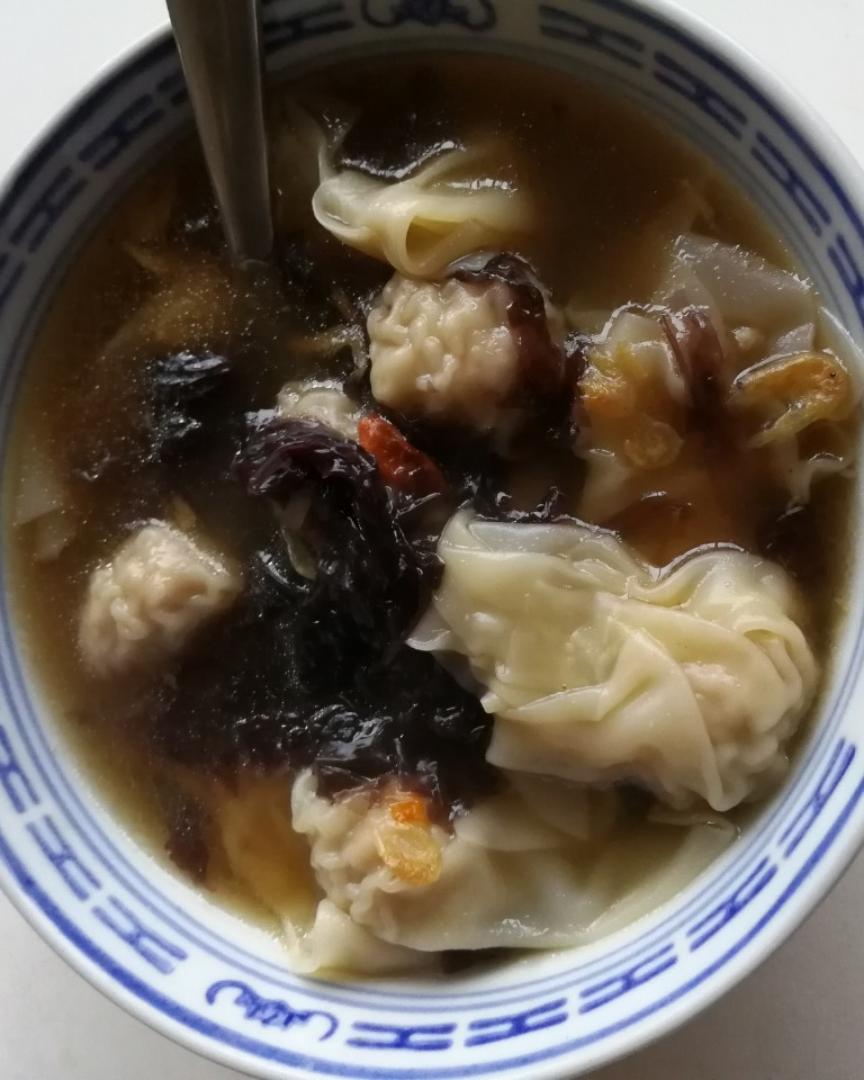 香菇鸡汤馄饨的做法