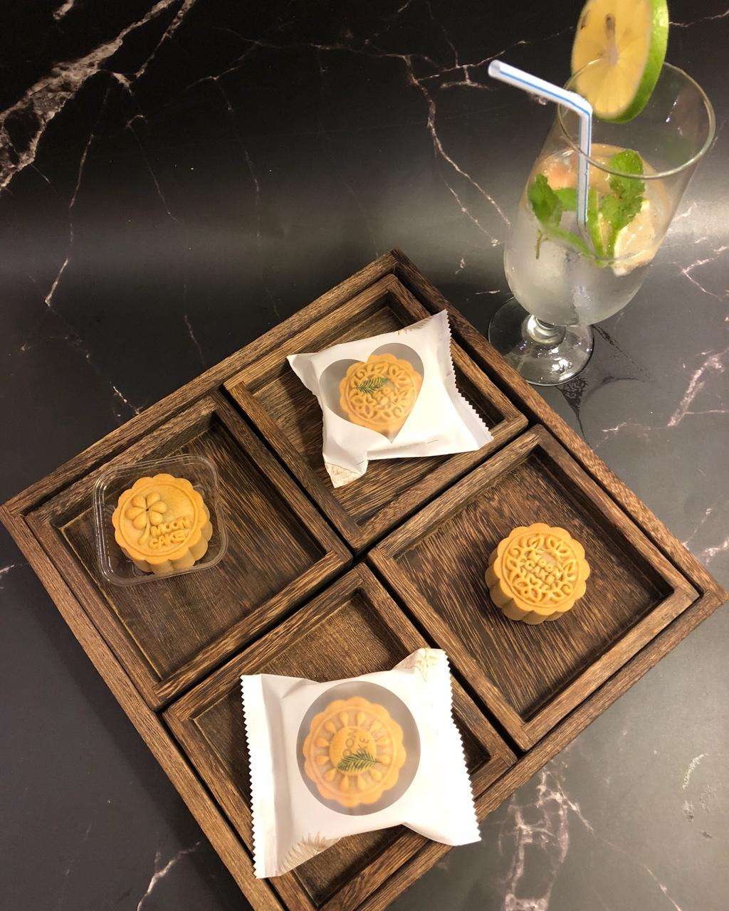 广式月饼—蛋黄莲蓉月饼