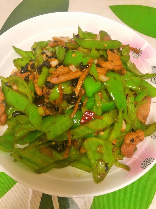 美味下饭菜豆豉辣椒炒肉的做法