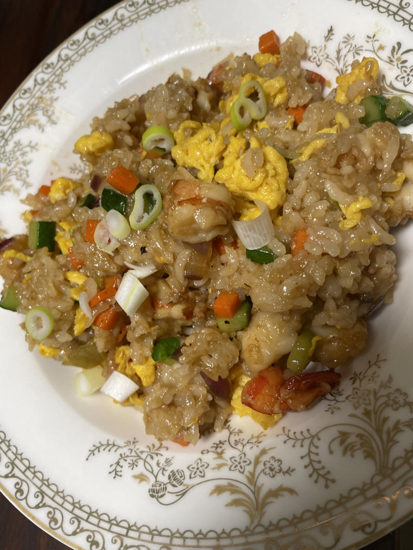快手虾仁酱油炒饭