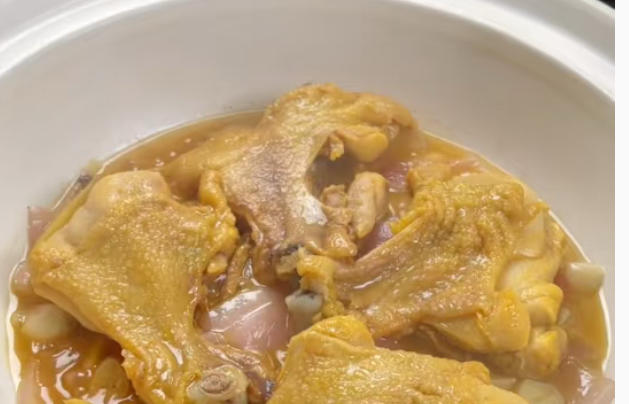 快手菜-美味砂锅盐焗鸡腿