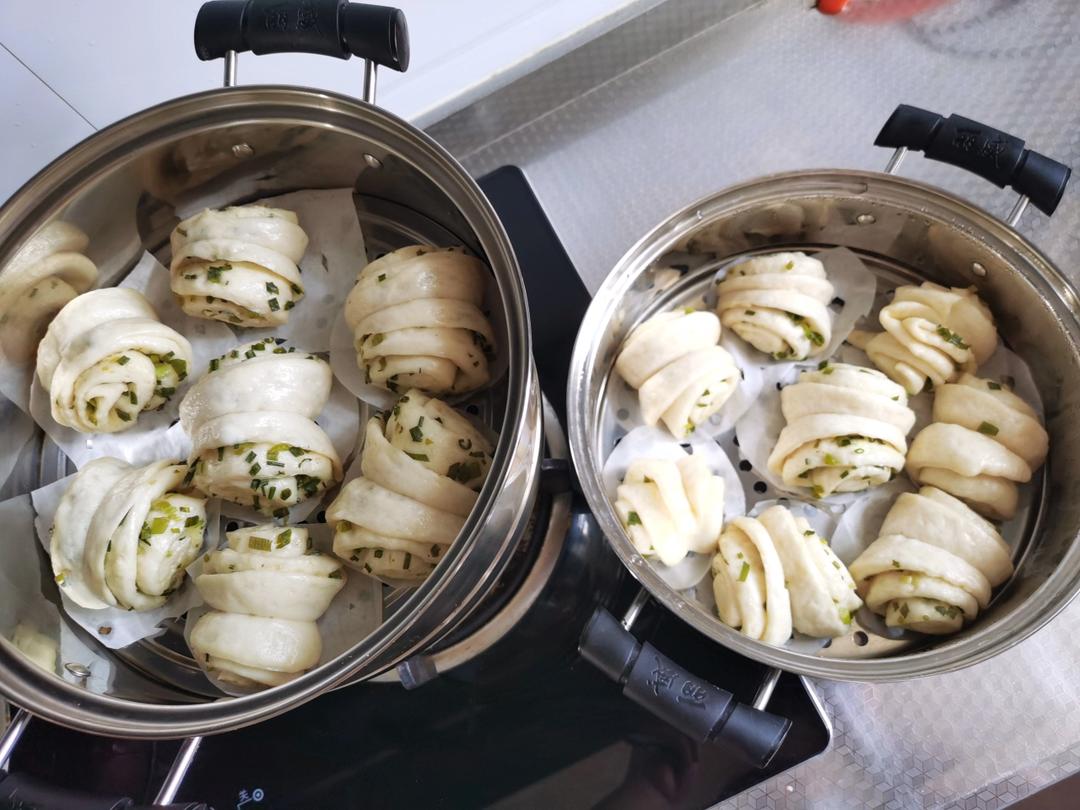 🌺椒盐葱香花卷🌺（操作简单，好吃又好看）