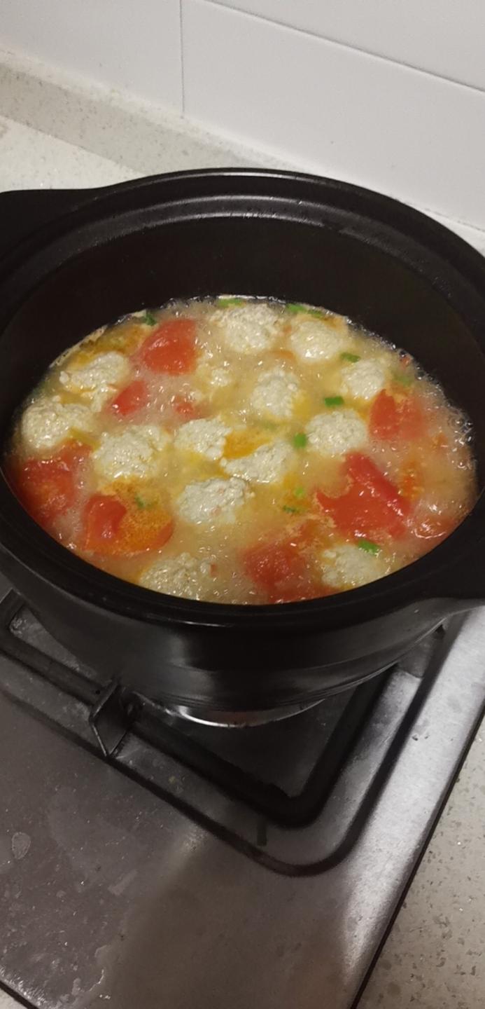 家传浓汤西红柿🍅猪肉丸子汤