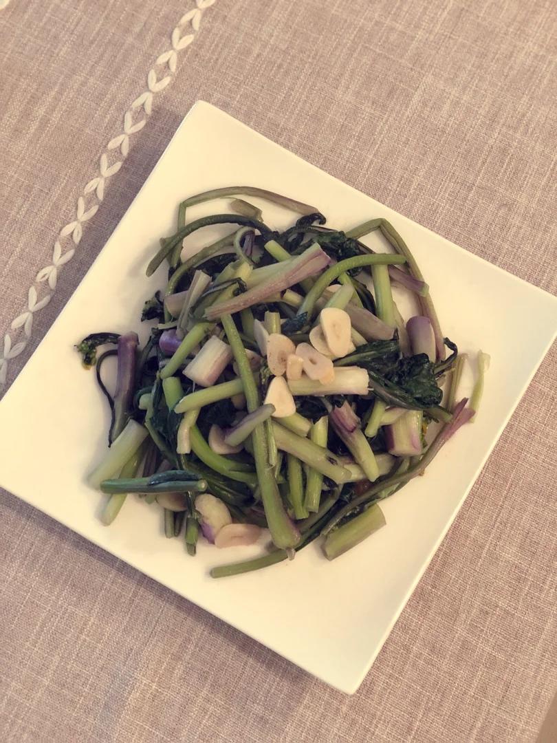 清炒红菜苔
