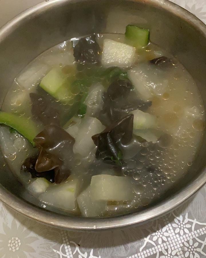 减脂餐—冬瓜木耳香菜汤