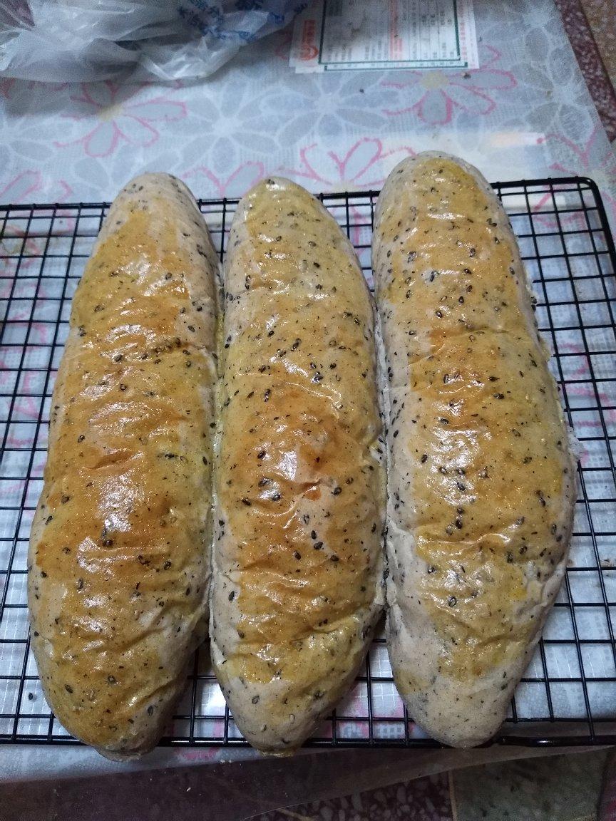 黑芝麻咸棍面包