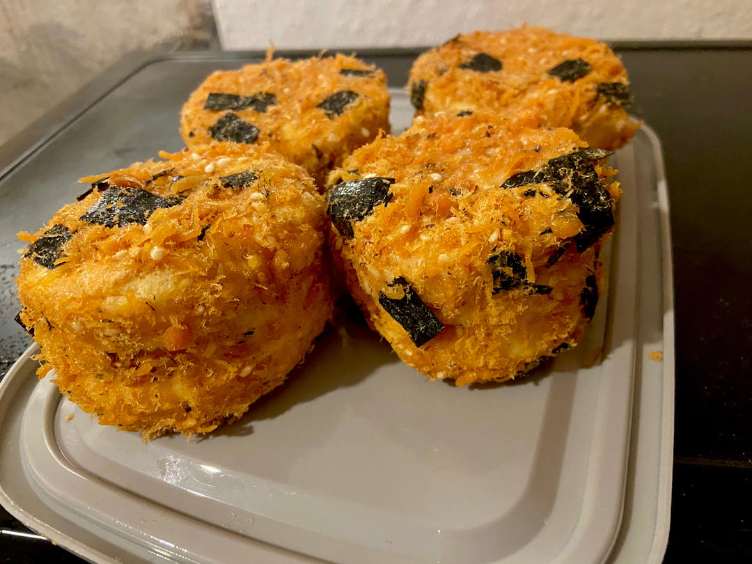 朋友都说比鲍师傅好吃的海苔肉松小贝