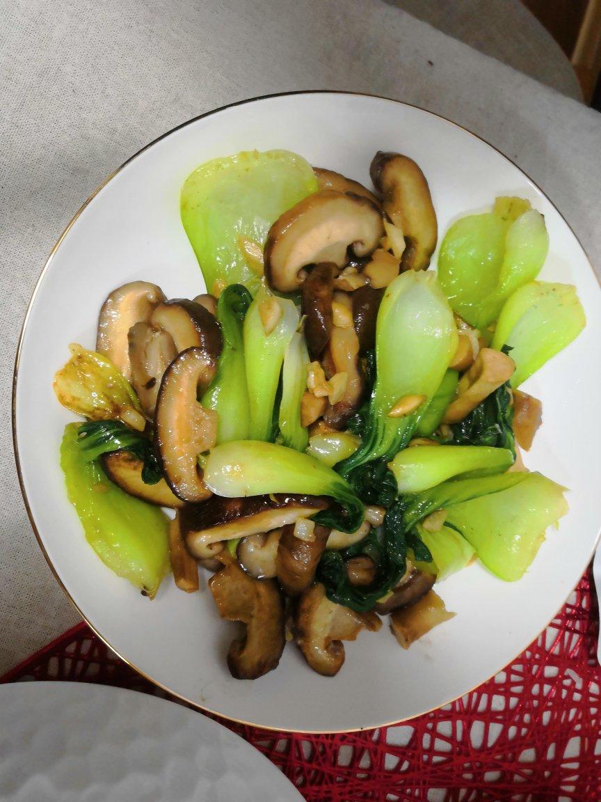 简易版香菇扒油菜