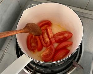 简单一人食-番茄杏鲍菇汤面的做法 步骤4