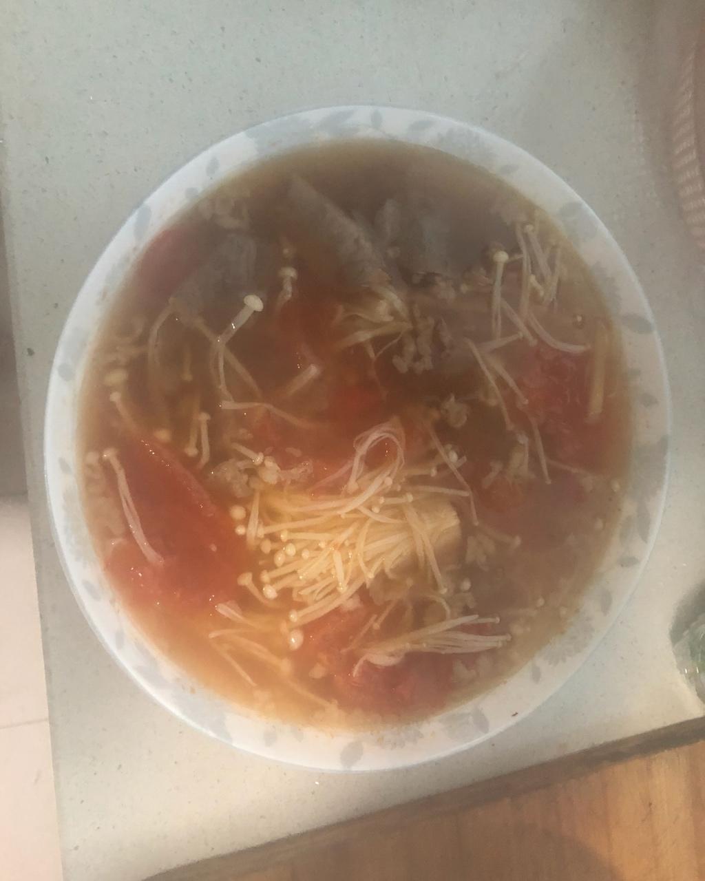 金针菇肥牛番茄锅