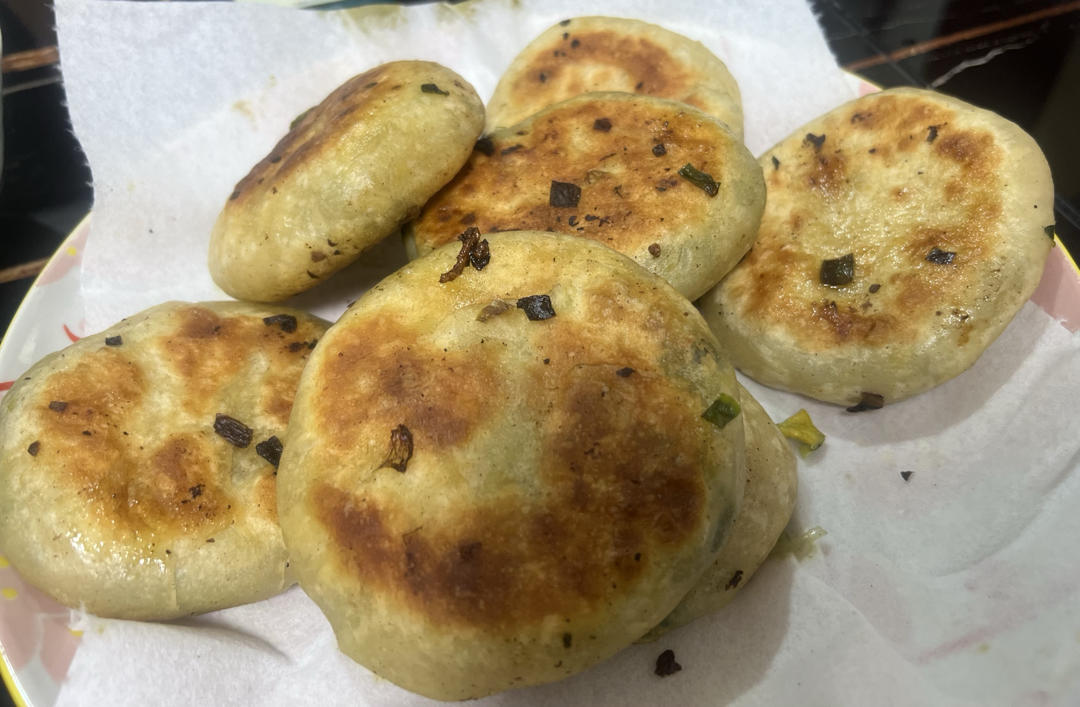皮薄如纸的韭菜馅饼|免揉面法