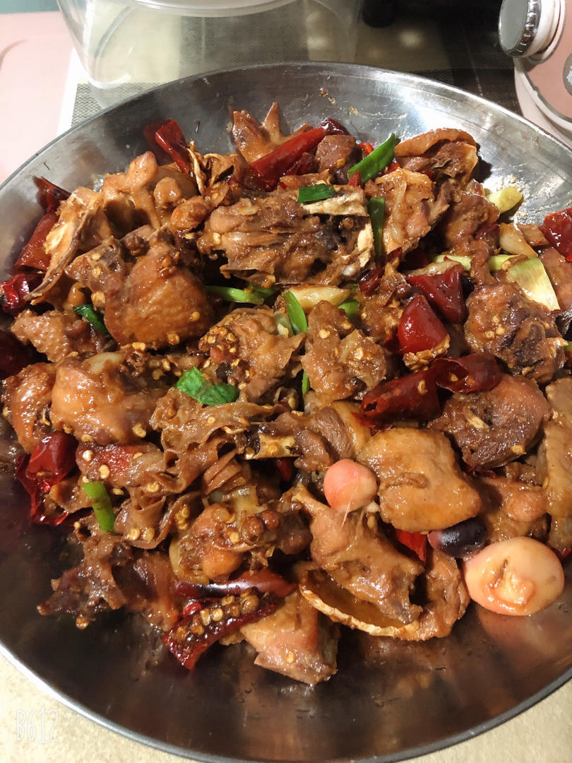 早茶夜光做的香辣干锅鸡