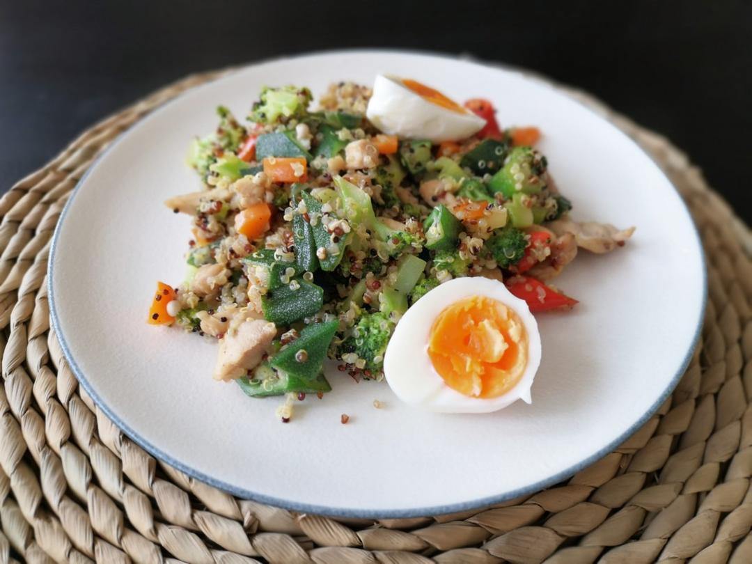鸡胸肉藜麦炒饭