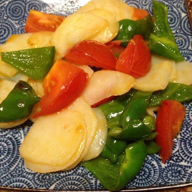 青椒土豆炒番茄的做法