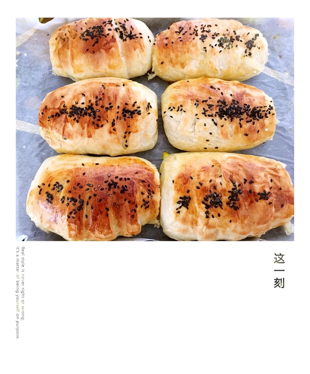 毛毛虫烤肠面包--附面包机揉面心得