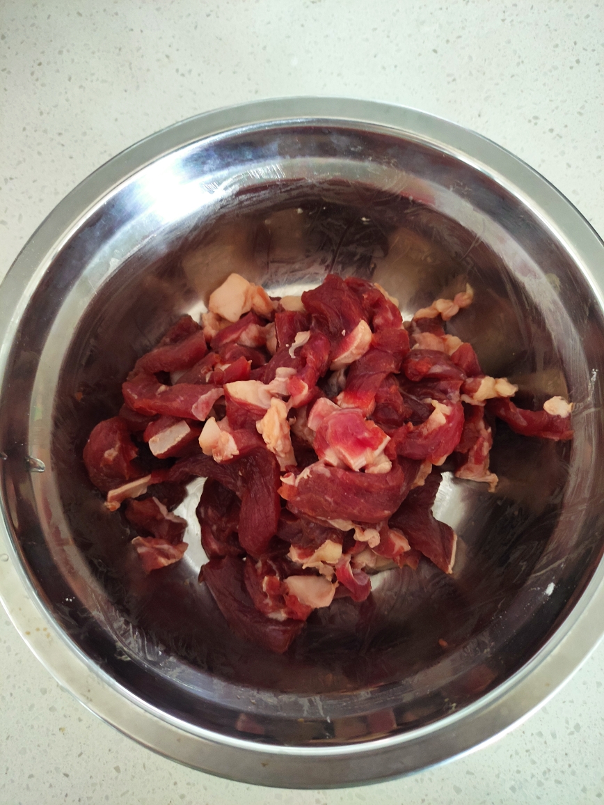 香菜豆皮拌牛肉的做法 步骤2