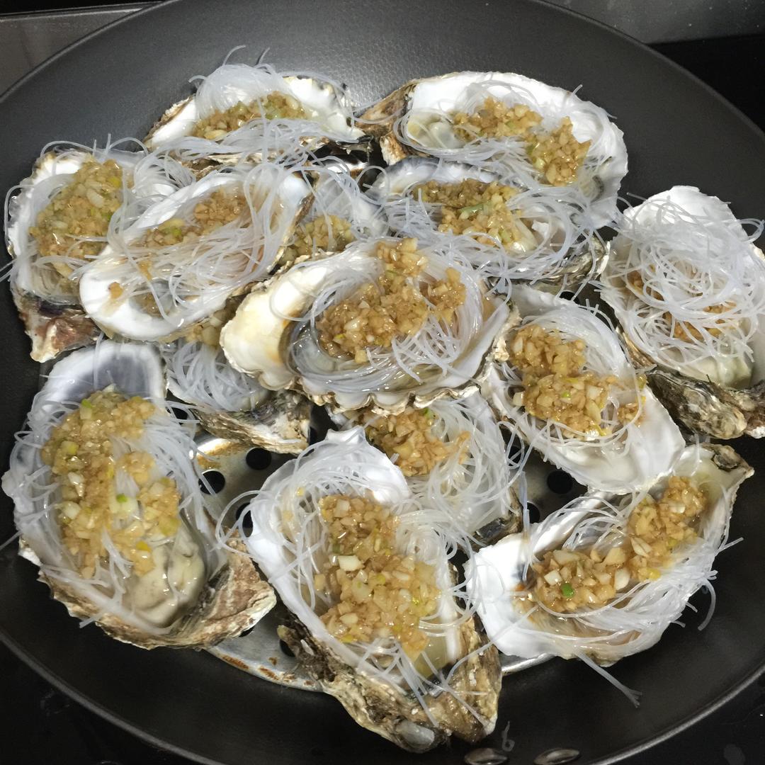 好吃的蒜蓉粉丝蒸生蚝的做法