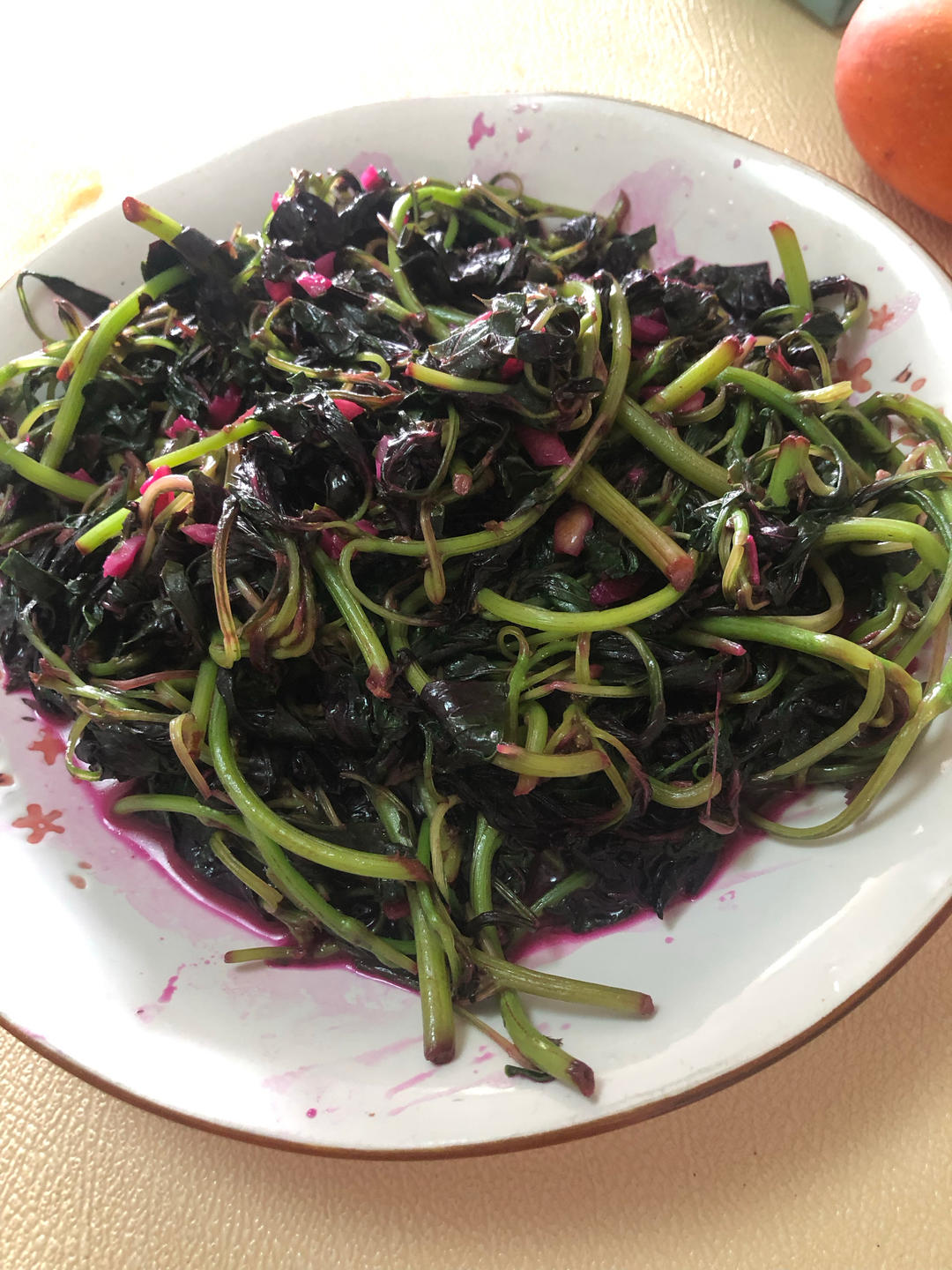 蒜炒红米苋