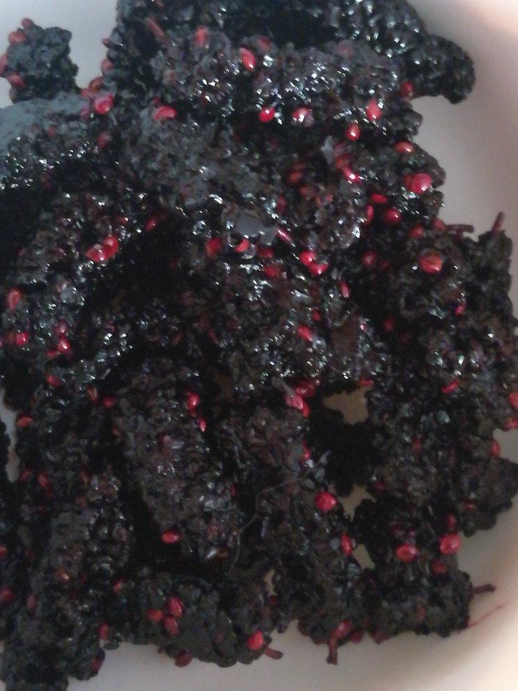 停不下口的桑葚果干