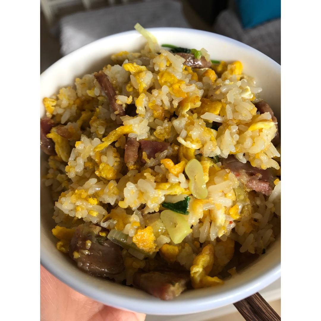 爆好吃的无敌腊肠炒饭