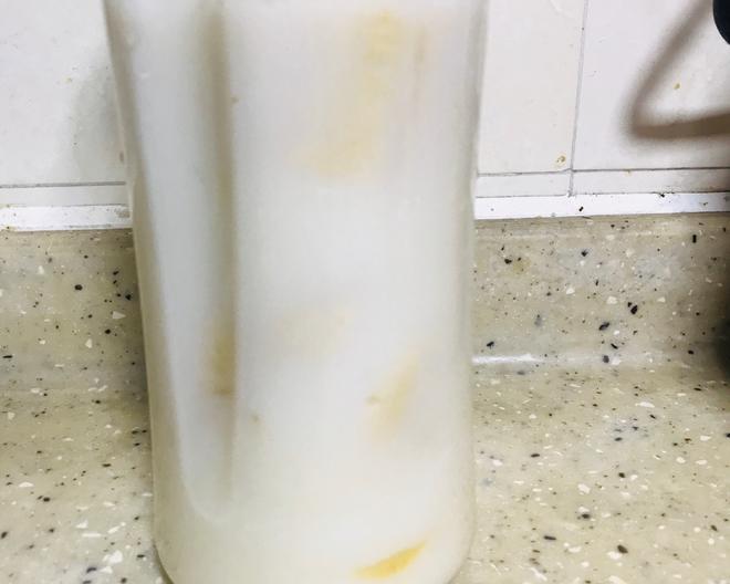 1分钟快手润肠排毒减肥饮料-酸奶香蕉汁的做法