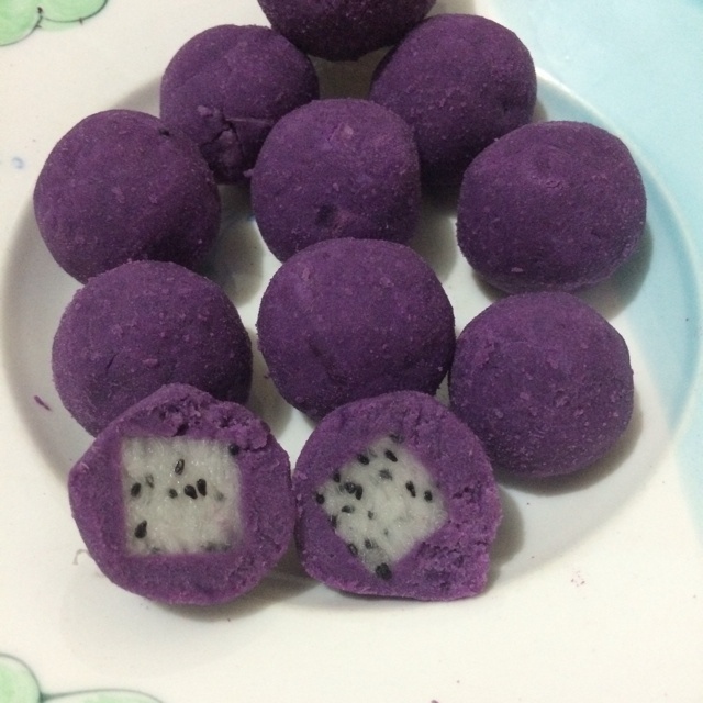 草莓椰蓉紫薯球