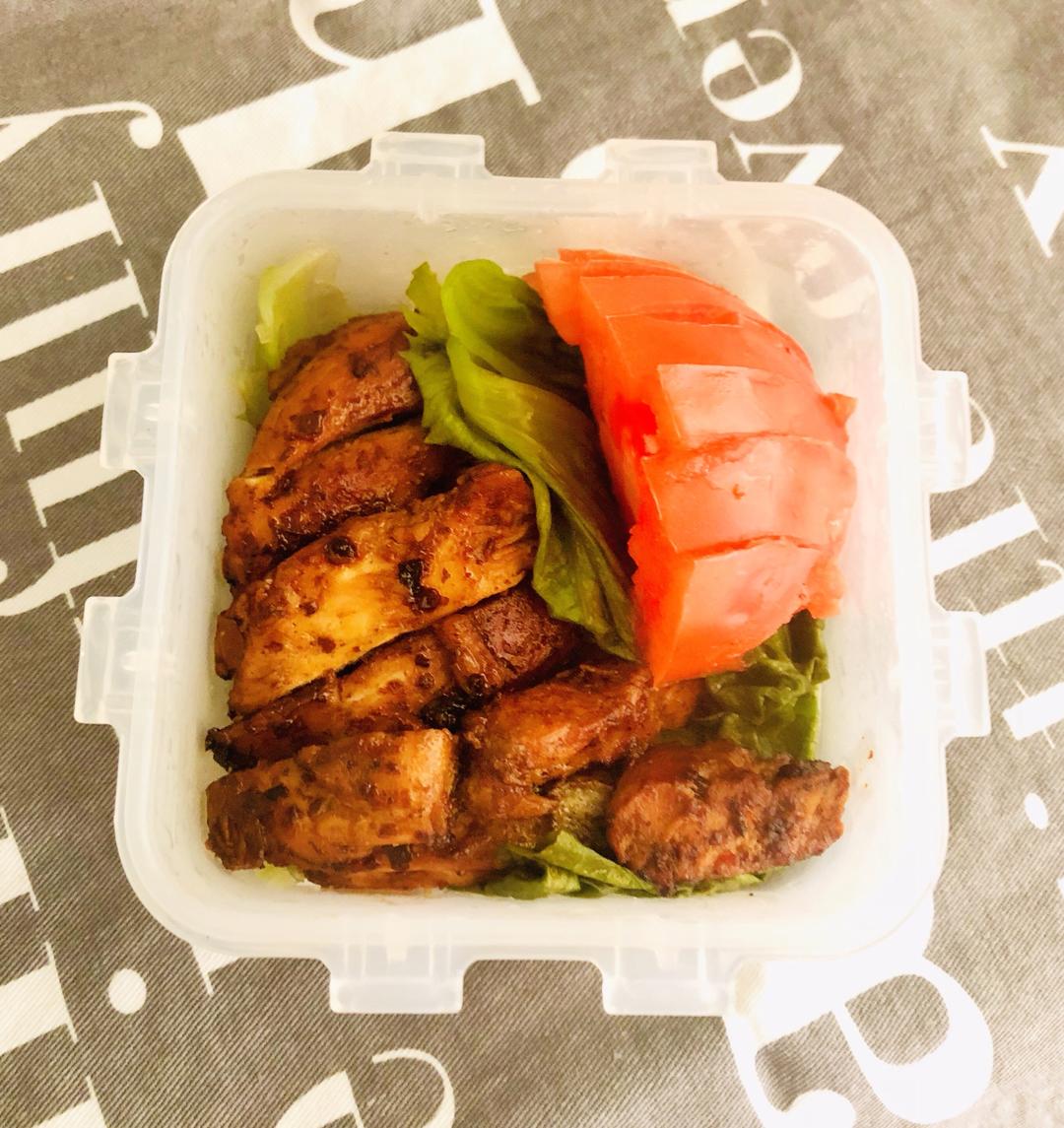 减肥餐~煎鸡胸肉