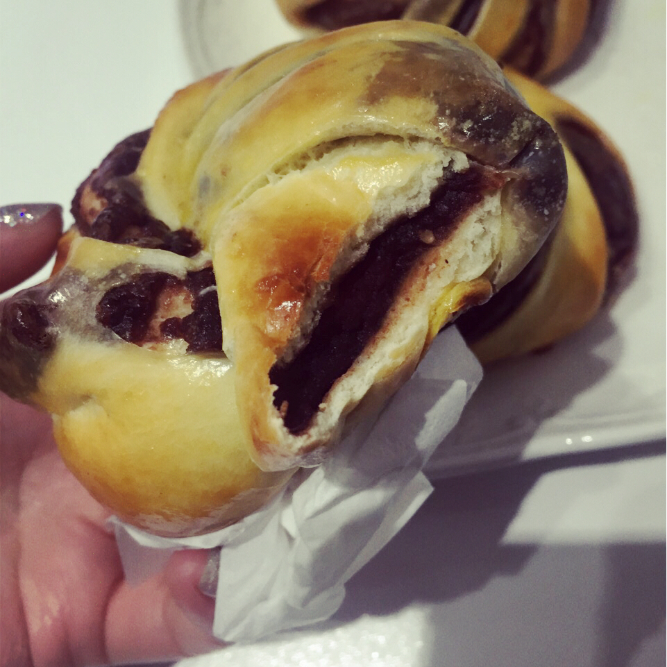 豆沙卷面包