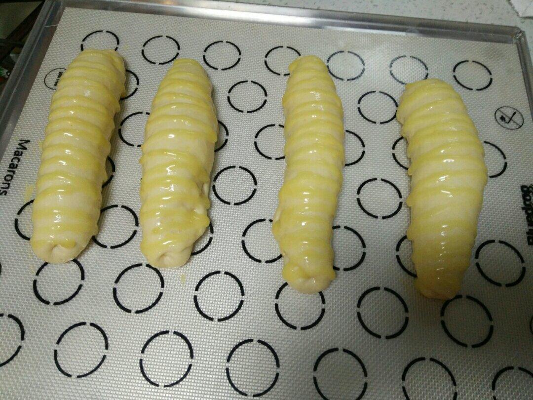 奶油毛毛虫面包