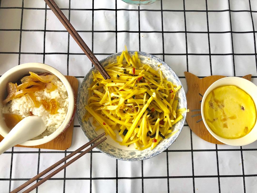 炒土豆丝（云南韭菜花版）