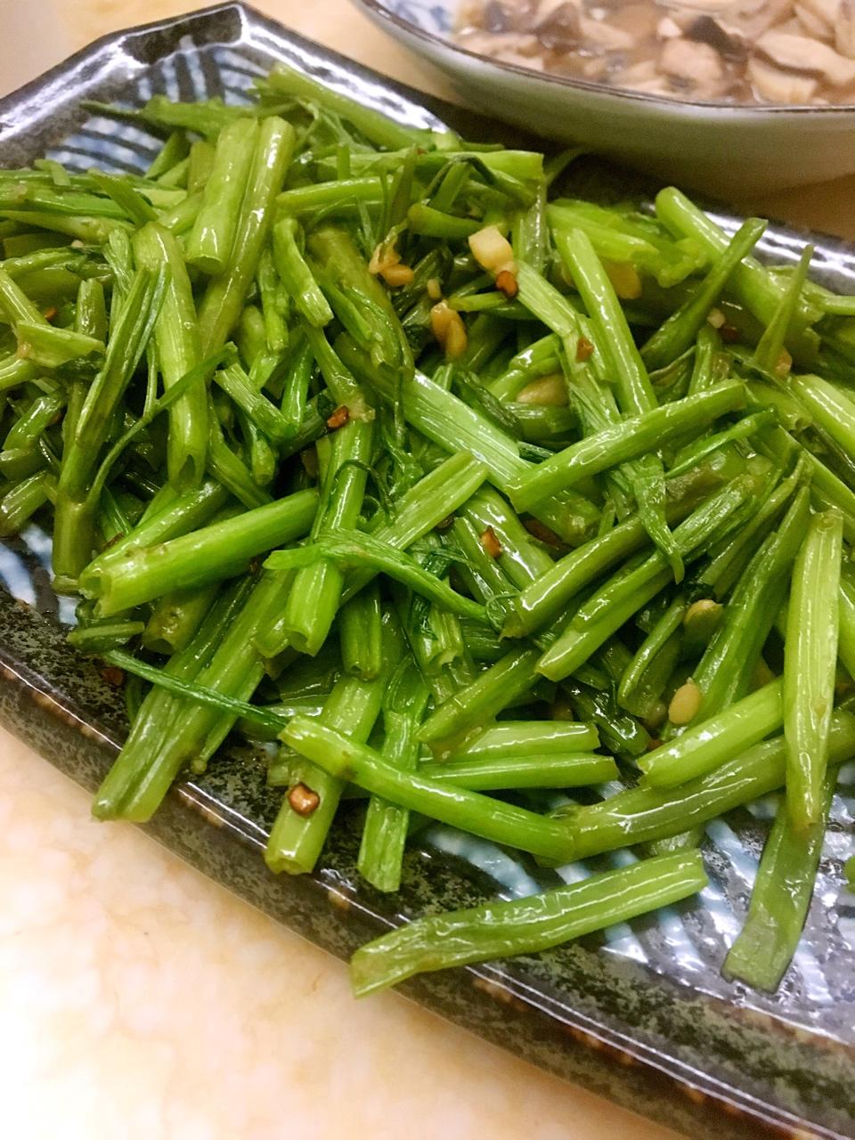 炝炒空心菜（不黑的秘密）