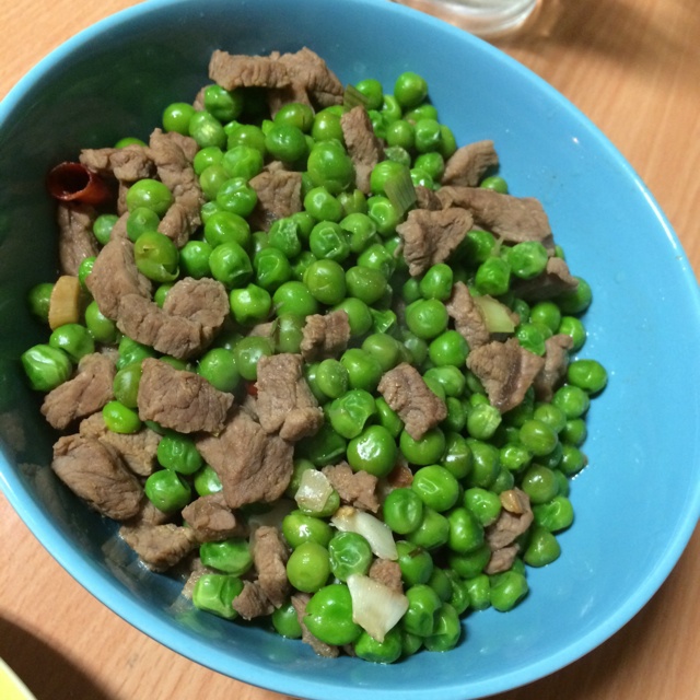 豌豆炒牛肉粒