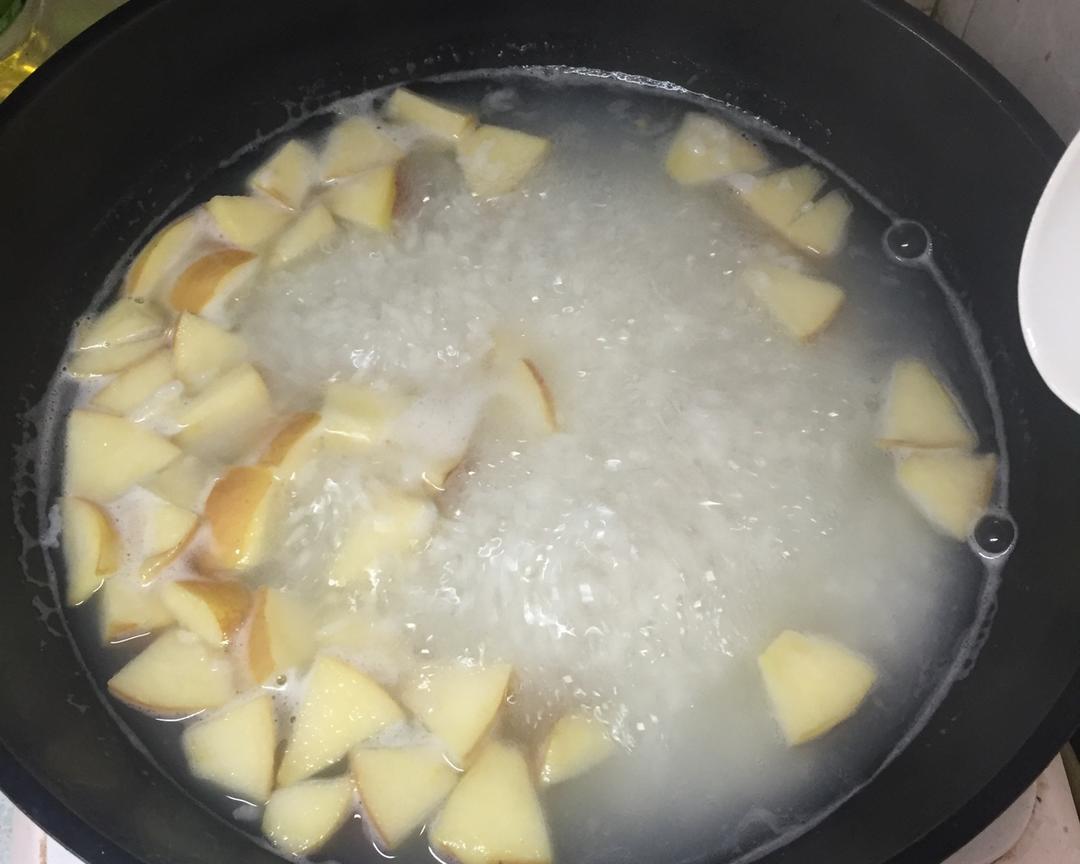 营养苹果粥的做法