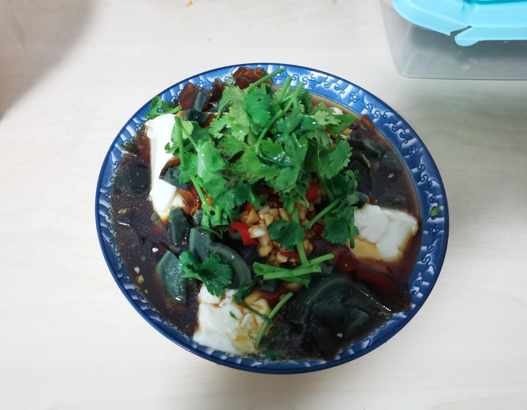 皮蛋拌豆腐