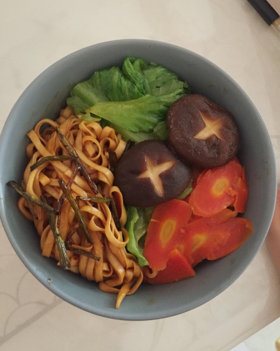 葱油拌面Spring Onion Noodles