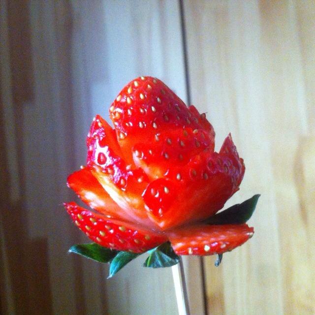 草莓花朵的做法