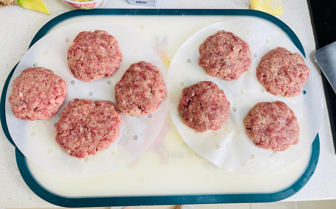 常备餐之好吃多汁的汉堡牛肉饼